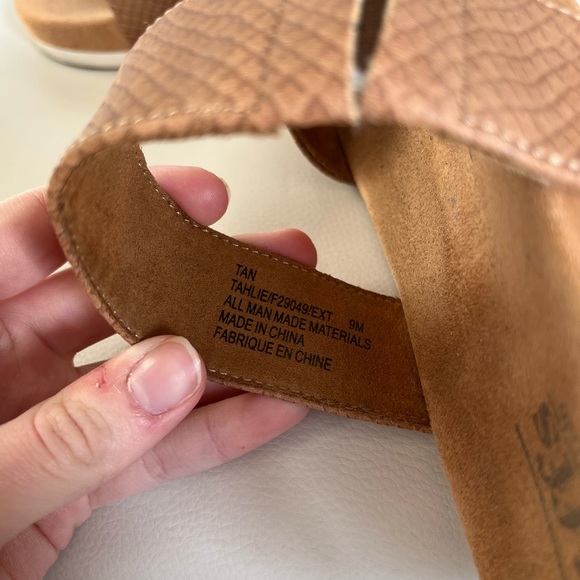 Cliffs Elastic Sandals, Size 9 - Picture 5 of 5